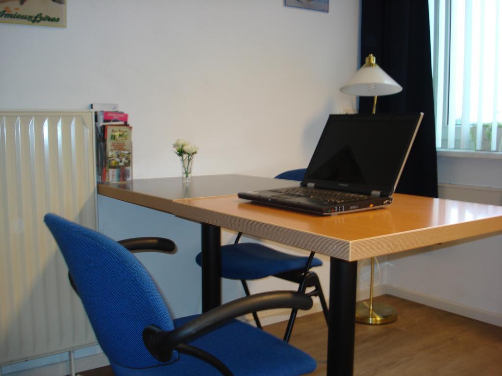 B&B Leudal Haelen Bagian luar foto